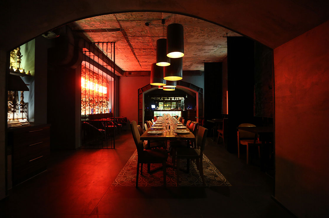 酒吧风格的餐饮品牌、酒吧logo设计、酒吧空间设计、视觉餐饮