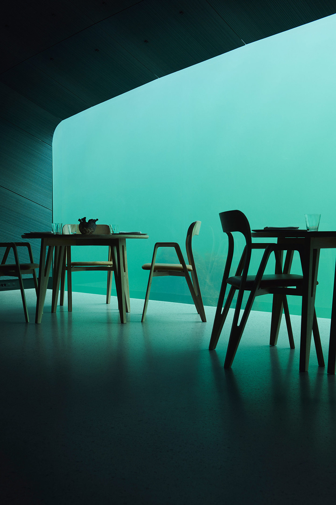 欧洲首家海底餐厅「UNDER」 视觉餐饮 全球餐饮研究所 vi设计 空间设计 深圳 杭州 武汉 上海