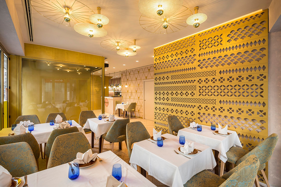 一家融合了现代与传统的印度餐厅 印度 融合 格栅 理念符号 餐厅LOGO VI设计 空间设计 视觉餐饮