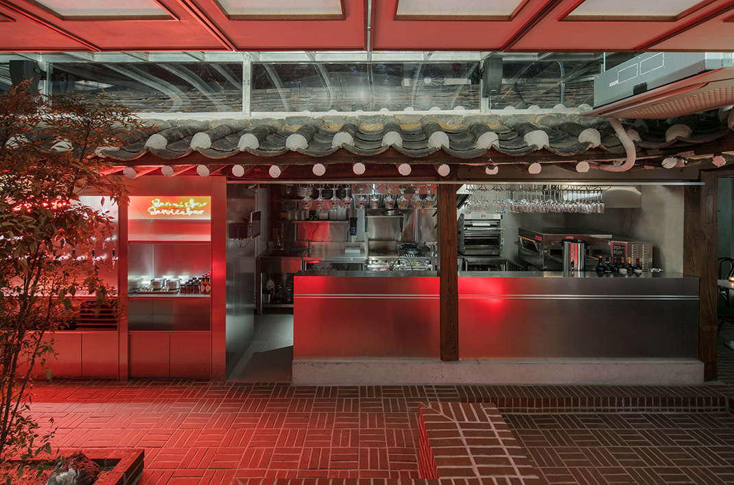 韩国一家手工啤酒品牌餐厅 韩国 东方风情 现代形象 俱乐部 不锈钢板材 餐厅LOGO VI设计 空间设计 视觉餐饮