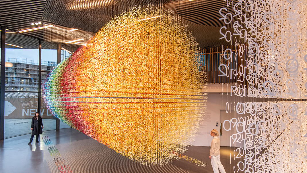 100种颜色安装的装置设计 日本 东京 银座 阵列 装置  餐厅LOGO VI设计 空间设计 视觉餐饮
