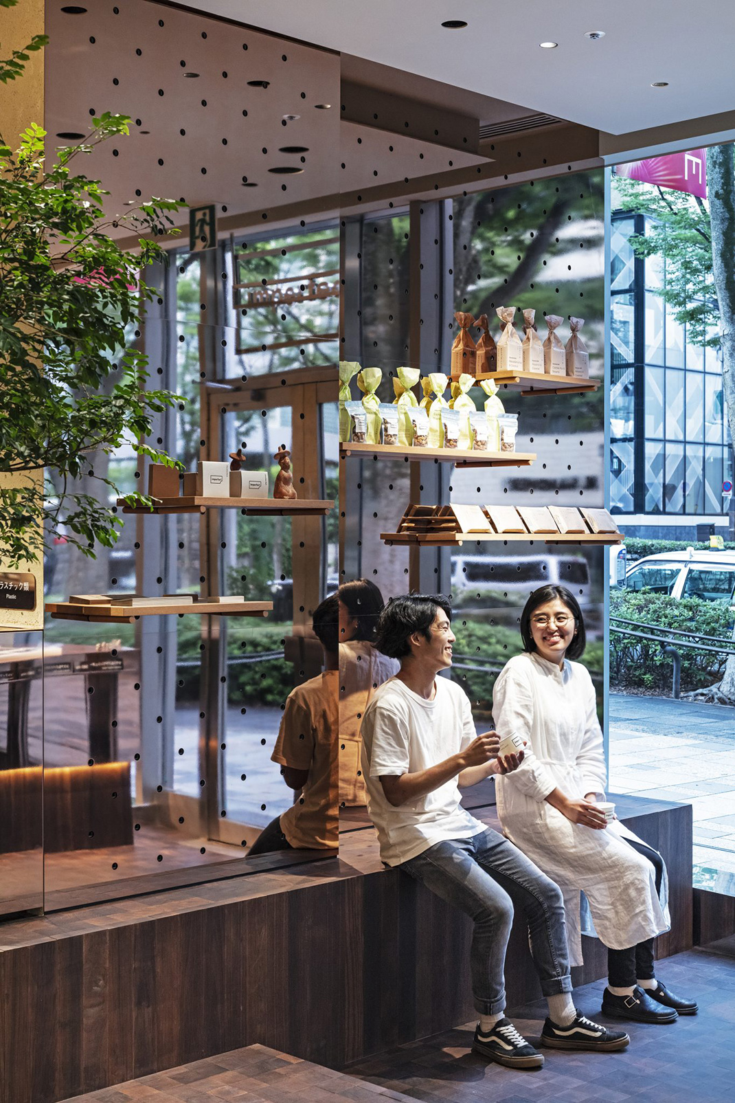 不完美咖啡店空间 日本 咖啡店 混合 多液态 logo设计 vi设计 空间设计 视觉餐饮