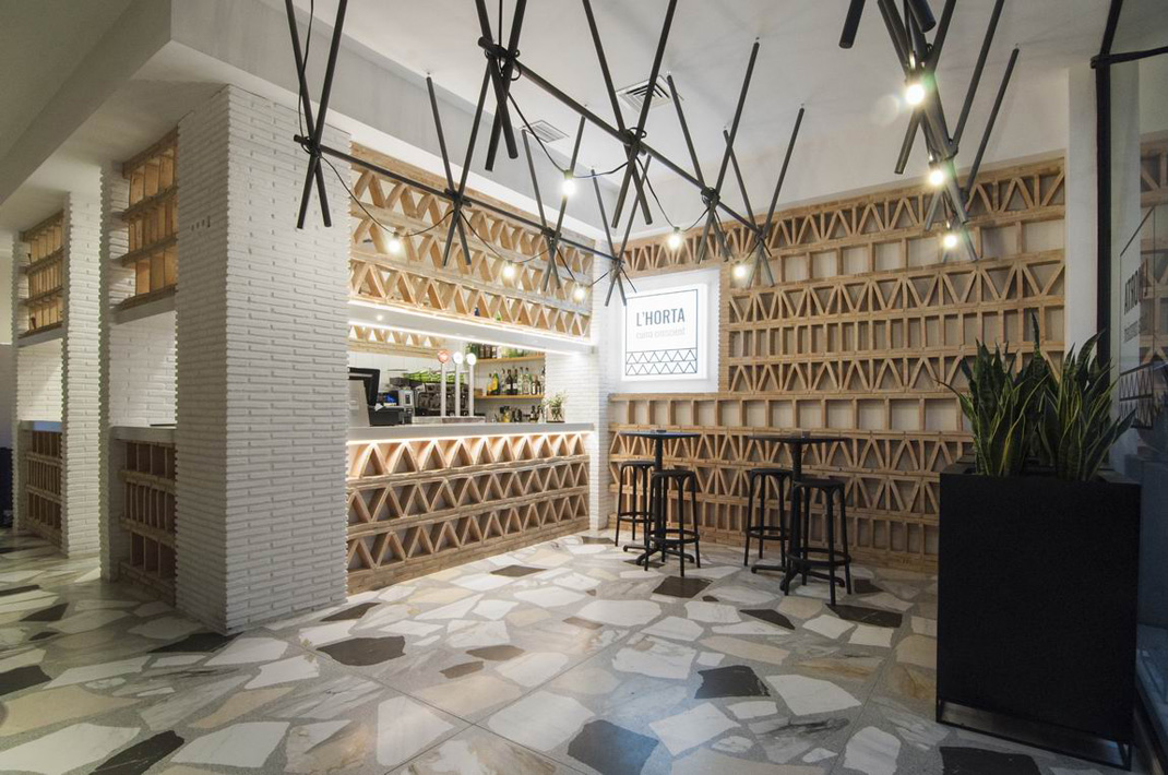 L‘Horta餐厅 西班牙 红砖 阵列 隔断 线条 logo设计 vi设计 空间设计