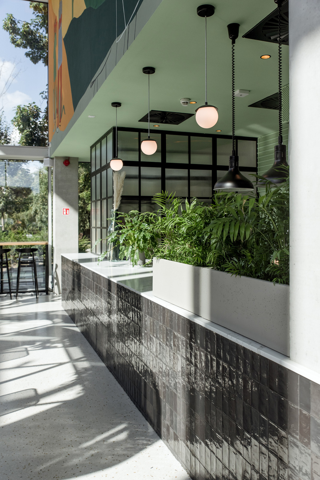 康科迪亚设计中心屋顶露台餐厅 波兰 露台 木材 金属 瓷砖 涂料 logo设计 vi设计 空间设计