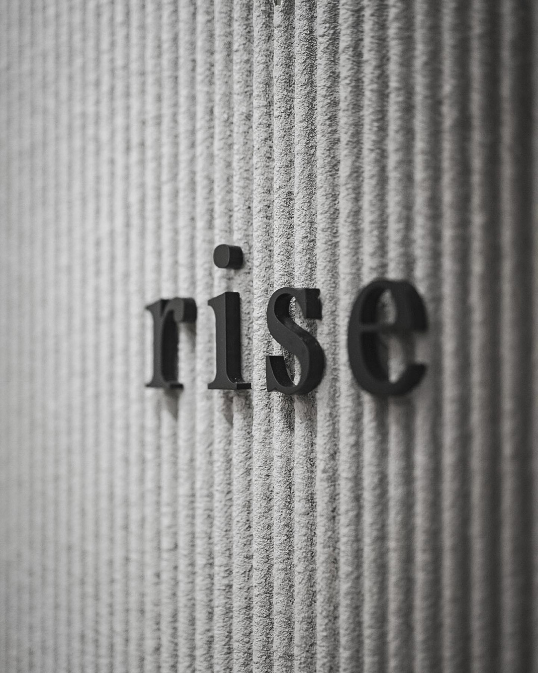 咖啡馆Rise.bkk 泰国 曼谷 咖啡馆 袖珍店 人物 插画 广告制作 logo设计 vi设计 空间设计