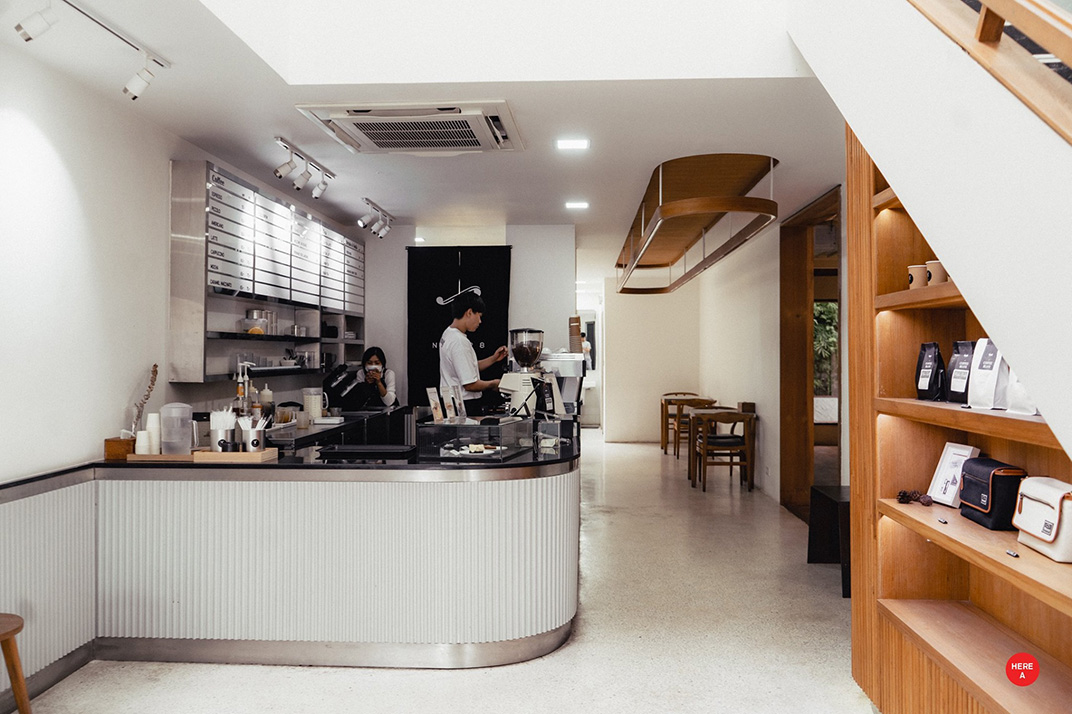 咖啡馆Transit Number 8 泰国 清迈 咖啡馆 清新 白色 简洁 logo设计 vi设计 空间设计