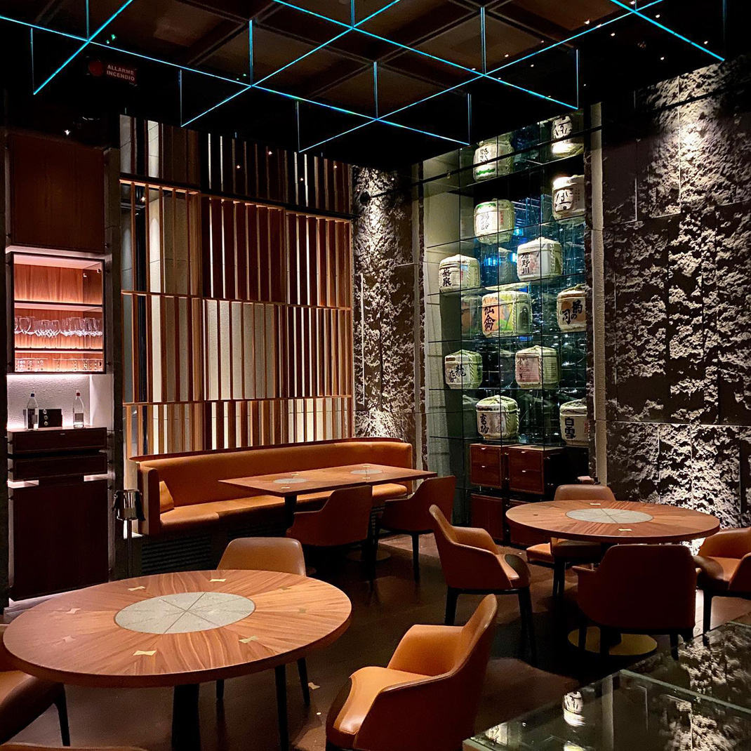 创意现代感餐厅AALTO - part of IYO 意大利 米兰 现代 不锈钢 商务 备餐柜 logo设计 vi设计 空间设计