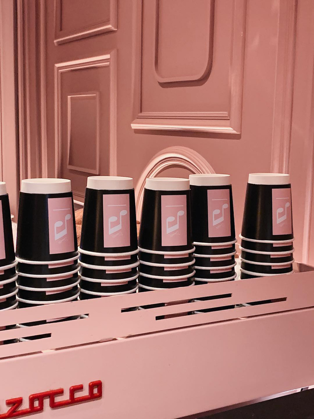 咖啡店Cassette Coffee Bar 泰国 曼谷 咖啡店 粉色 打卡店 logo设计 vi设计 空间设计