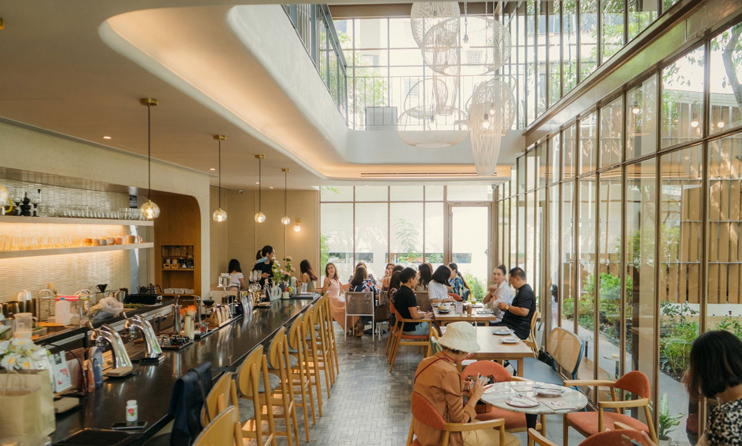 早午餐餐馆Babyccino 泰国 曼谷 轻食餐厅 庭院 logo设计 vi设计 空间设计
