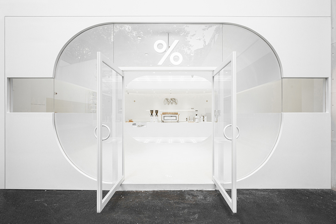 咖啡店% ARABICA café 成都 咖啡店 镜面 玻璃 喷漆 logo设计 vi设计 空间设计