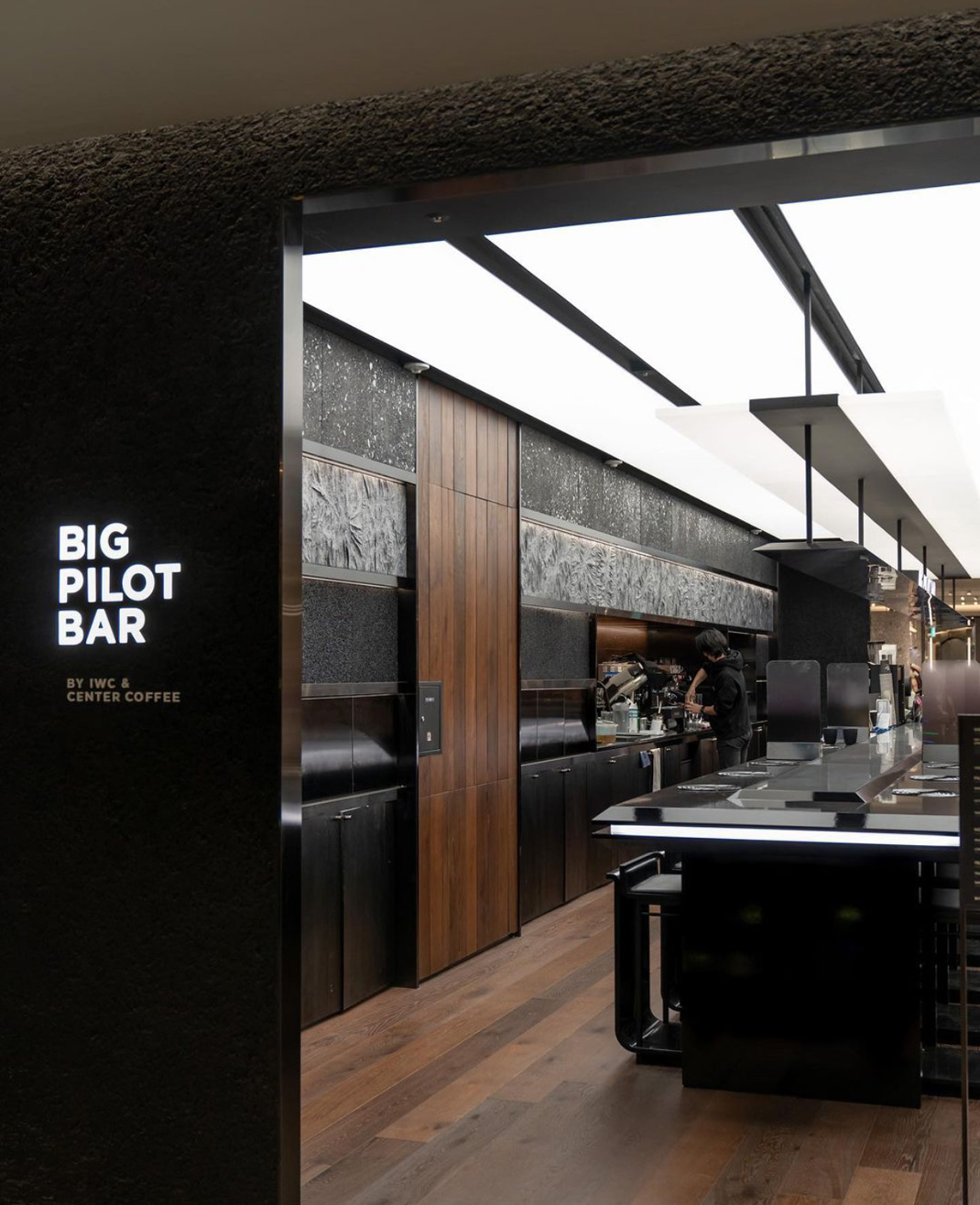 咖啡店BIG PILOT BAR 韩国 咖啡店 黑色 软膜灯箱 logo设计 vi设计 空间设计