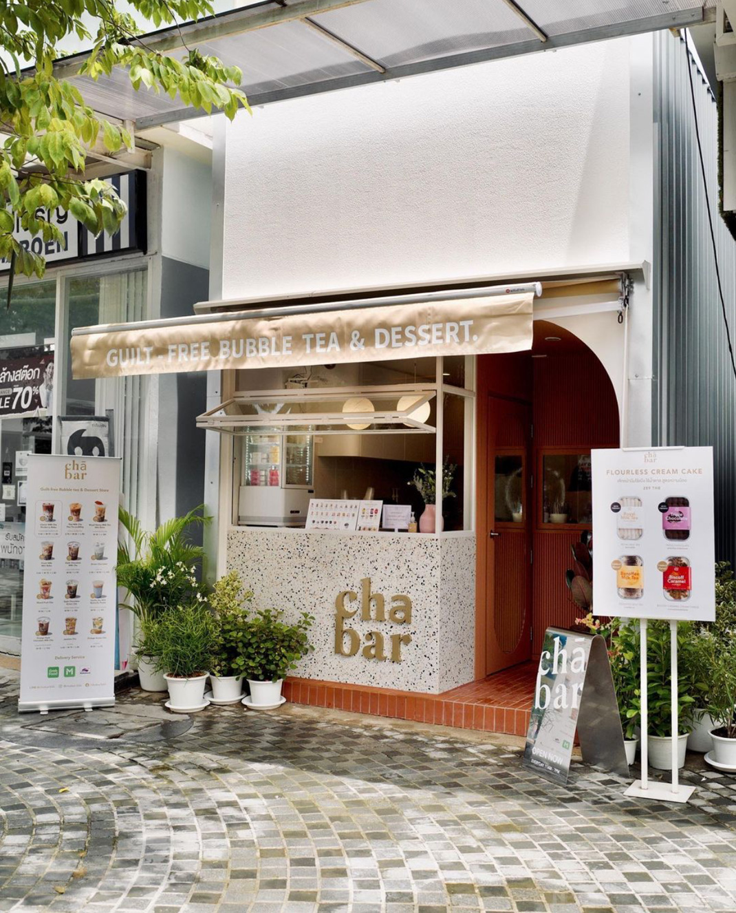 奶茶店CHA BAR BKK 泰国 曼谷 奶茶店 袖珍店 快闪店 水磨石 logo设计 vi设计 空间设计