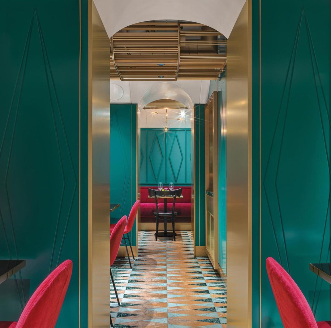意大利餐馆VyTA Covent Garden 英国 伦敦 意大利 金属 木墙 玻璃 logo设计 vi设计 空间设计