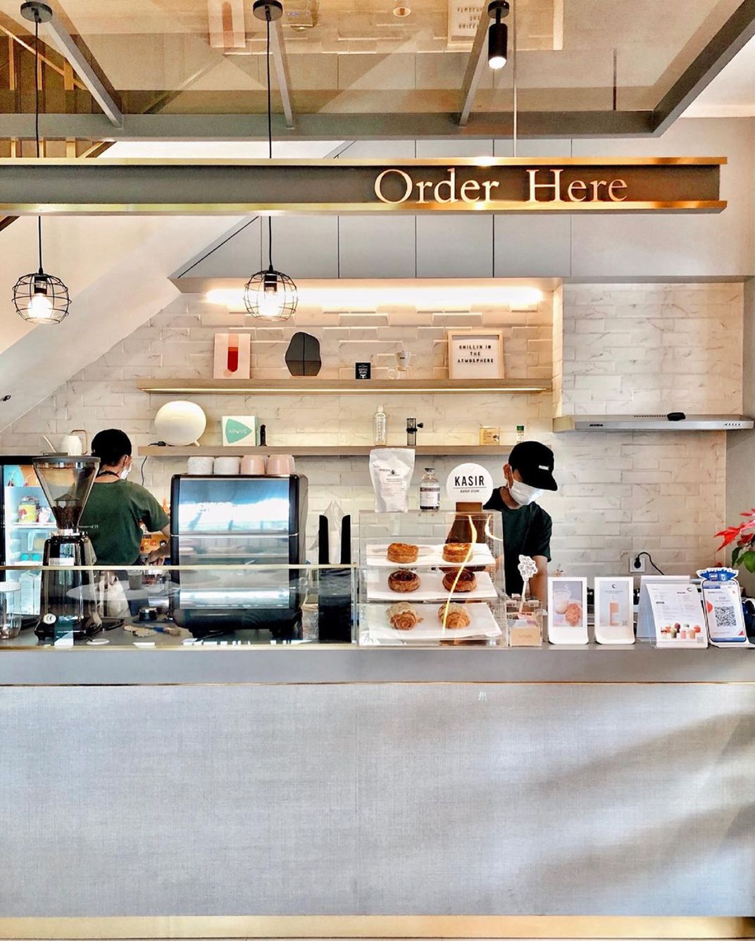 咖啡店Bintaro Tangsel 泰国 咖啡店 café 拱形 logo设计 vi设计 空间设计