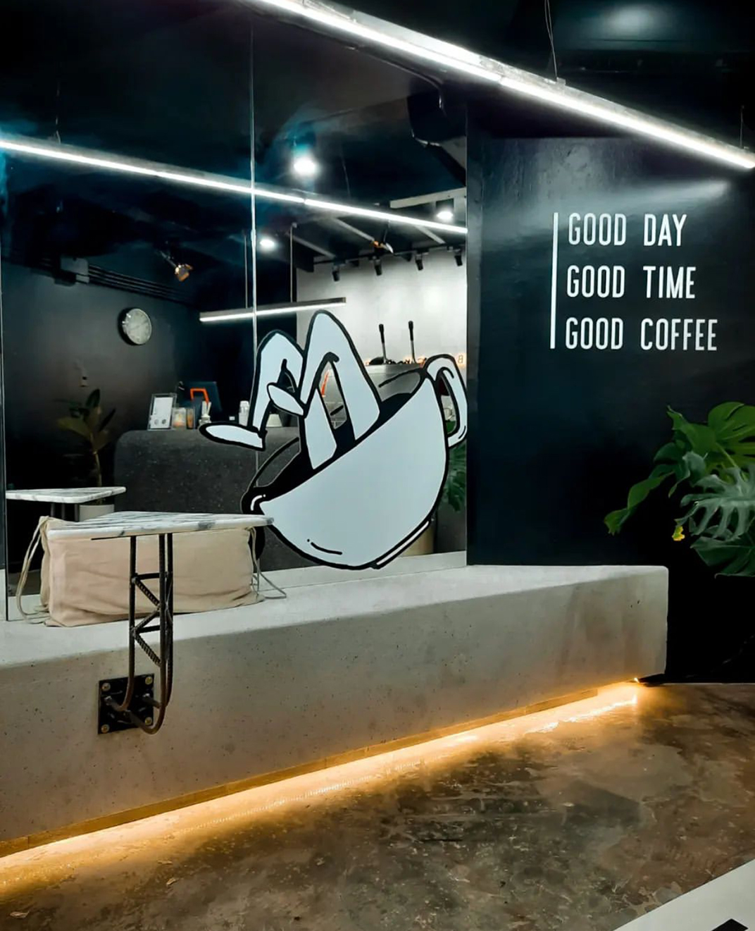 工业风咖啡店Black Drop 工业风 LOFT 咖啡店 黑色 金属网 插图 logo设计 vi设计 空间设计