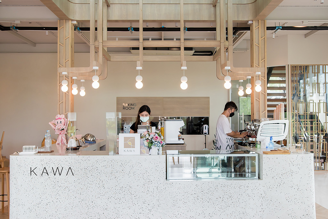 咖啡店KAWA Coffee and Co. 泰国 咖啡店 白色 湖边 logo设计 vi设计 空间设计