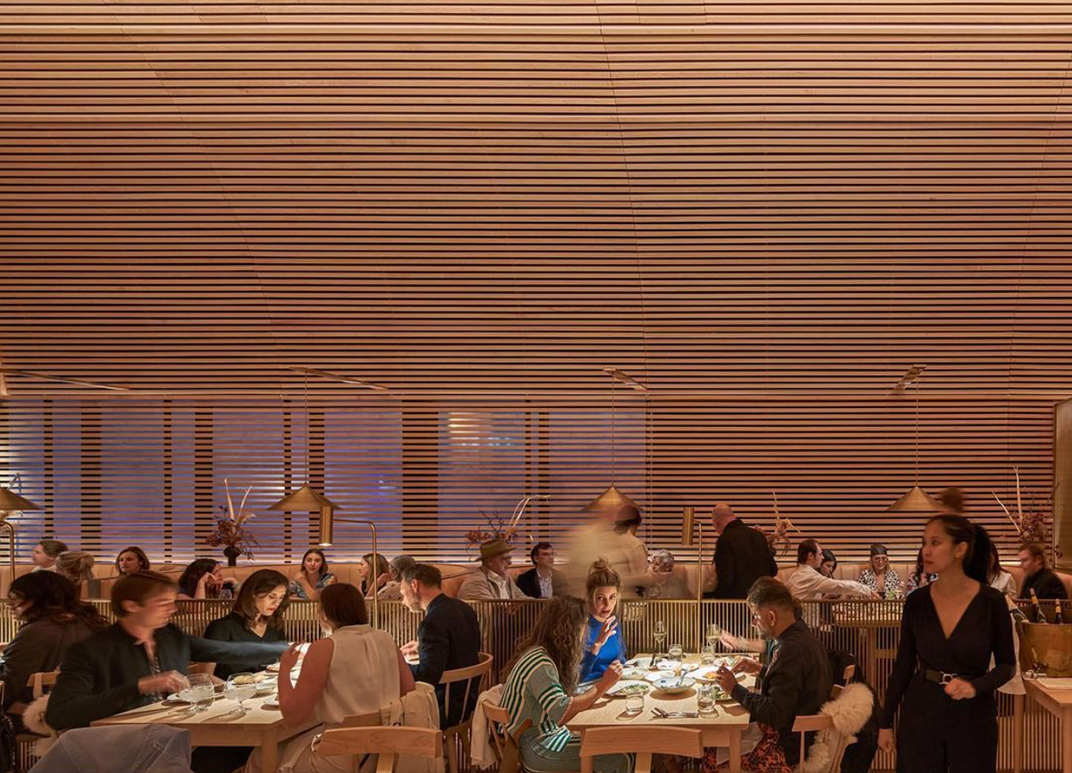 朦胧美餐厅Prime Seafood Palace 加拿大 餐厅 木色 拱形 格栅 logo设计 vi设计 空间设计