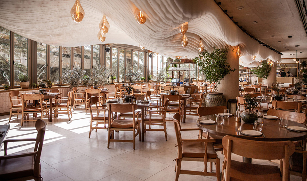 北京 现代希腊餐厅Meraki Riyadh 沙特阿拉伯 绿植 木色 曲面 木材 logo设计 vi设计 空间设计