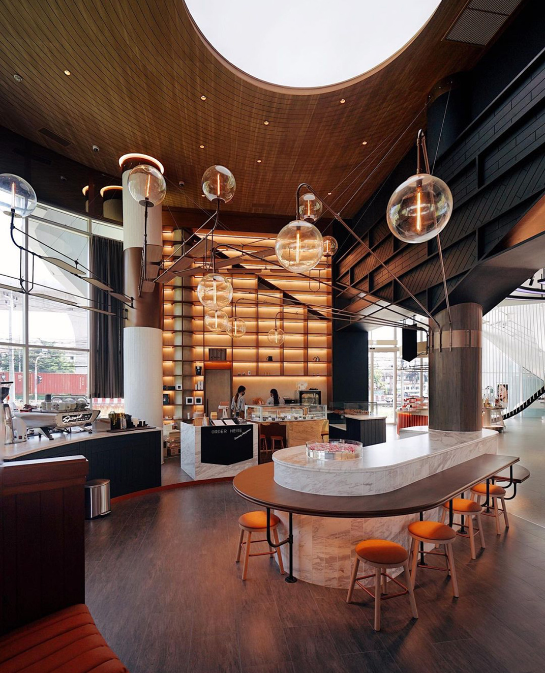 甄选咖啡店Plumeria House 泰国 曼谷 成都 咖啡店 石材 不锈钢 陈列柜 logo设计 vi设计 空间设计