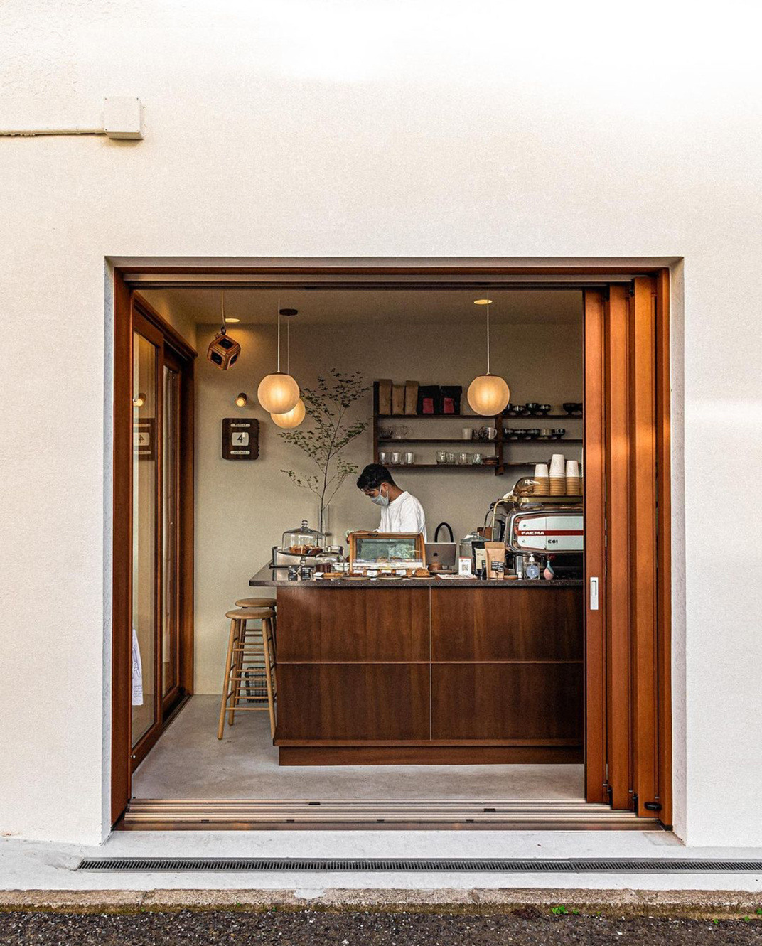 有点斯卡帕元素的咖啡店 日本 成都 咖啡店 木色 石材 logo设计 vi设计 空间设计