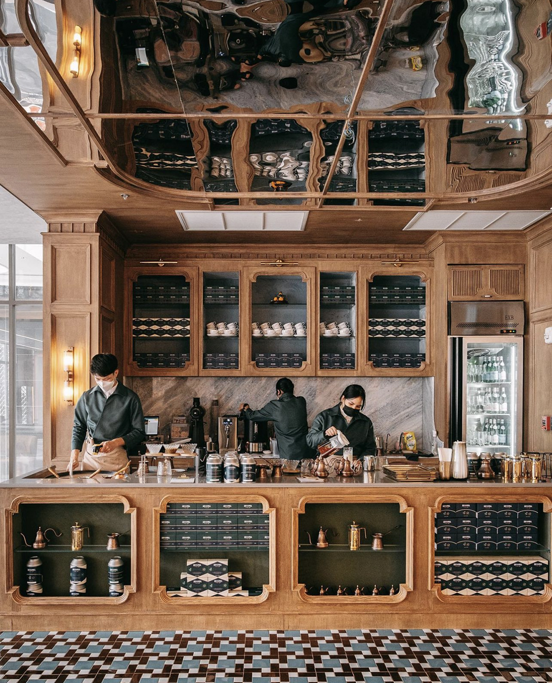 欧式复古咖啡酒吧 泰国 曼谷 北京 上海 珠海 成都 武汉 杭州 广州 香港 澳门 logo设计 vi设计 空间设计