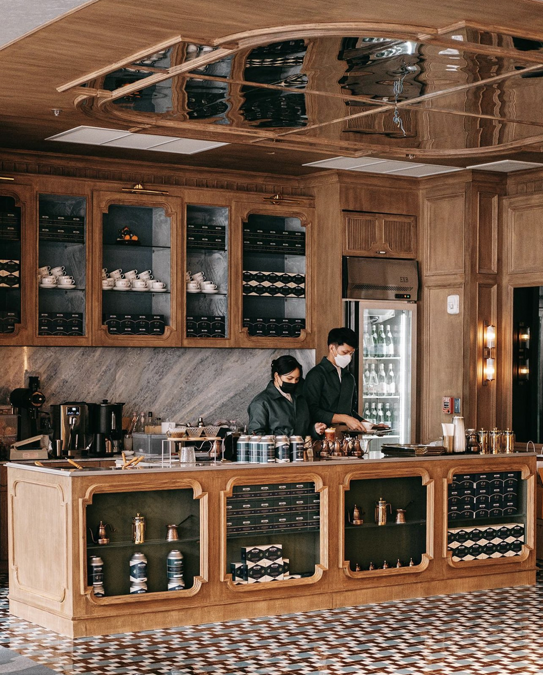 欧式复古咖啡酒吧 泰国 曼谷 北京 上海 珠海 成都 武汉 杭州 广州 香港 澳门 logo设计 vi设计 空间设计