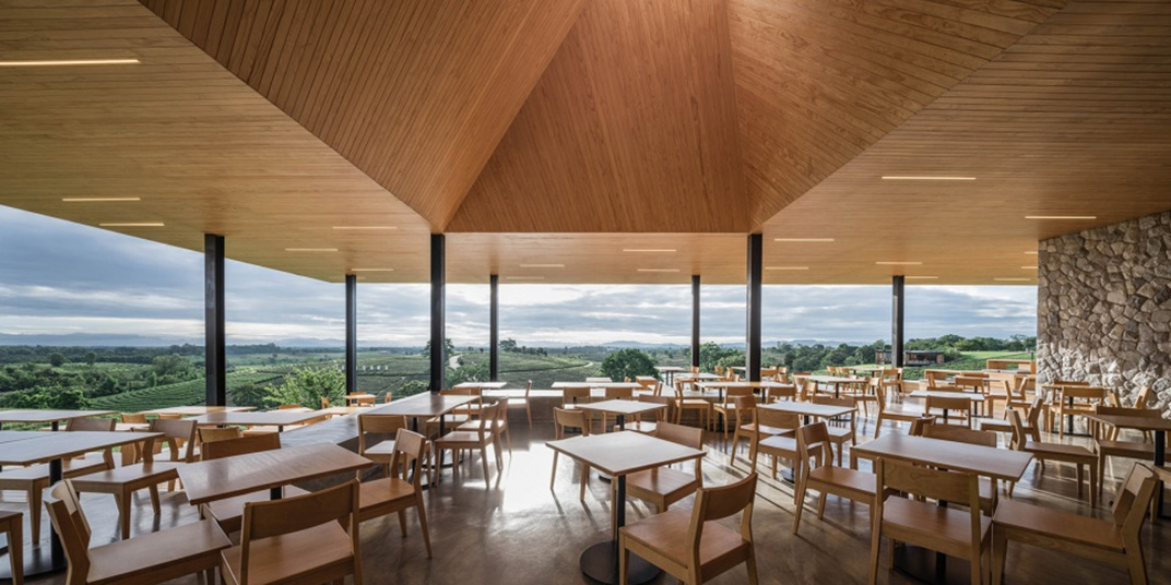 种植园山丘上的咖啡厅空间 IDIN Architects 视觉餐饮 全球餐饮研究所 vi设计 空间设计 深圳 武汉 杭州 广州 上海 北京