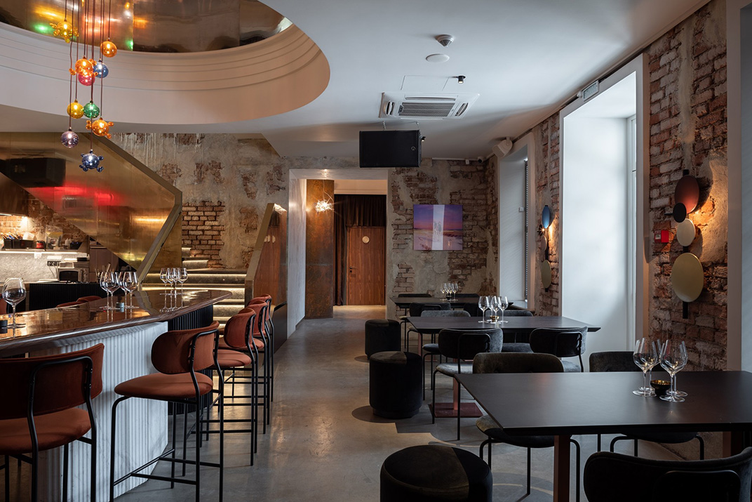 叶卡捷琳堡的Sekta红酒吧 俄罗斯 酒吧 黄铜 星空 餐厅LOGO VI设计 空间设计 视觉餐饮