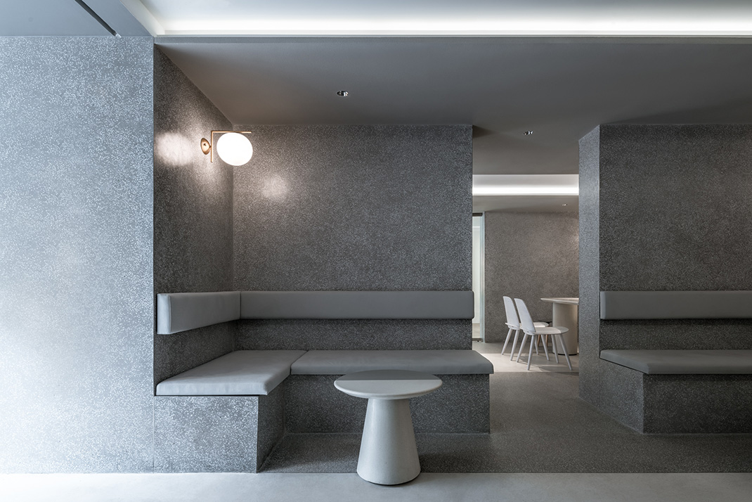 北京的一家酸奶饮料咖啡店 光之间隙 水磨石 旧房改造 餐厅LOGO VI设计 空间设计 视觉餐