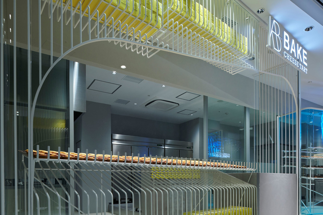 BAKE由超细金属棒构成的极致店面设计 日本 金属 白铁 玻璃 复合店 餐厅LOGO VI设计 空间设计 视觉餐饮