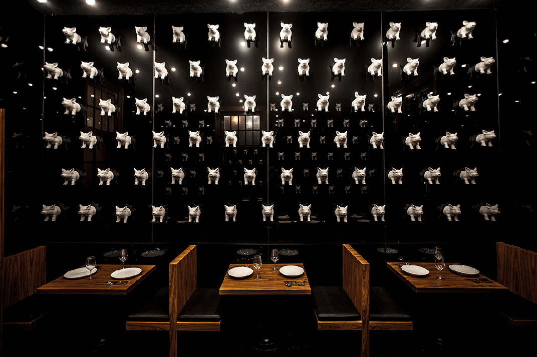 猪图形在餐厅中的展示应用 墨西哥 动物 猪 阵列 餐饮参考  logo设计 VI设计 空间设计 视觉餐饮