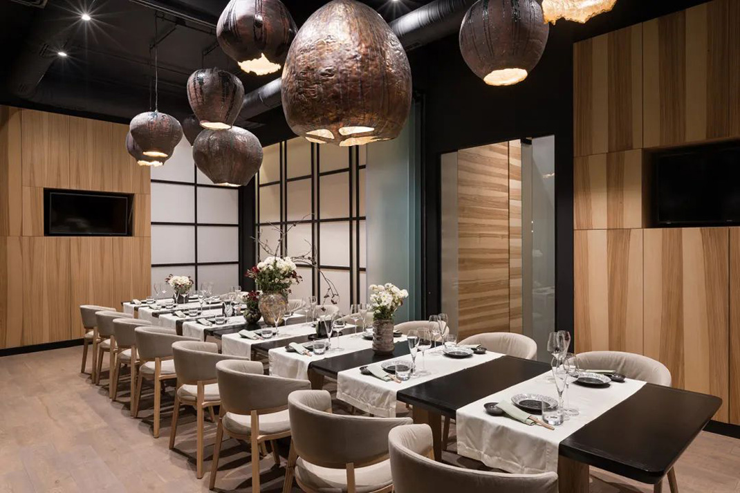 800㎡创意十足的日本餐厅 日本 日式 餐饮空间 国外 原木 logo设计 VI设计 空间设计 视觉餐饮