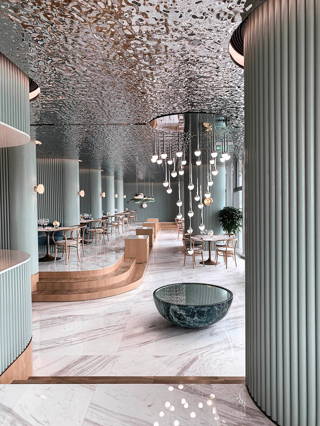 以珠江为灵感打造的法式餐厅，简约优雅 珠江 法式 北欧 餐饮空间 现代 logo设计 VI设计 空间设计 视觉餐饮