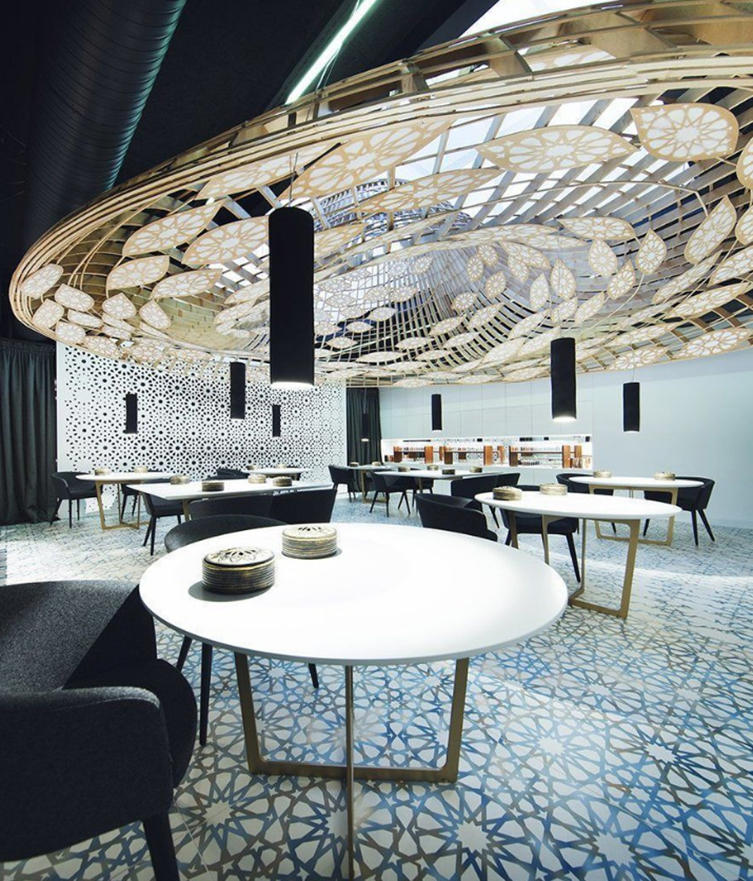 空间、图案、材料和光线重新创造的空间 阵列 图案 光影 吊顶 圆顶 logo设计 vi设计 空间设计 视觉餐饮