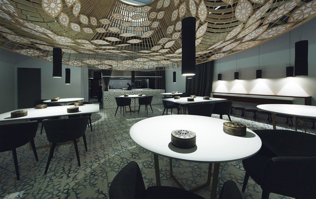 空间、图案、材料和光线重新创造的空间 阵列 图案 光影 吊顶 圆顶 logo设计 vi设计 空间设计 视觉餐饮