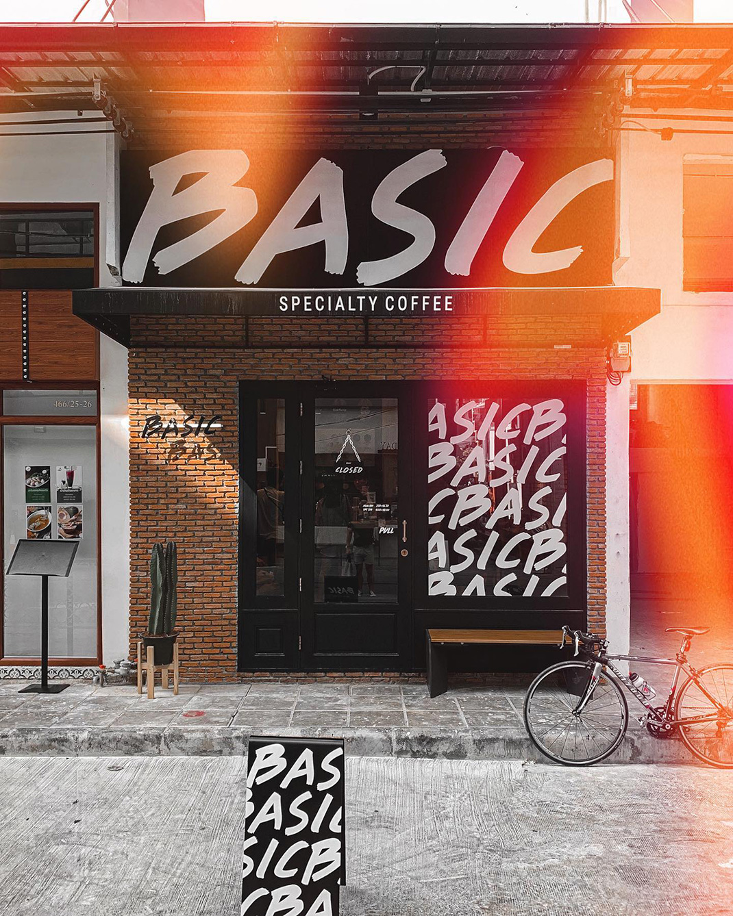 曼谷咖啡店Basic Specialty Coffee 泰国 曼谷 咖啡店 cafe 打卡店 网红店 logo设计 vi设计 空间设计 视觉餐饮