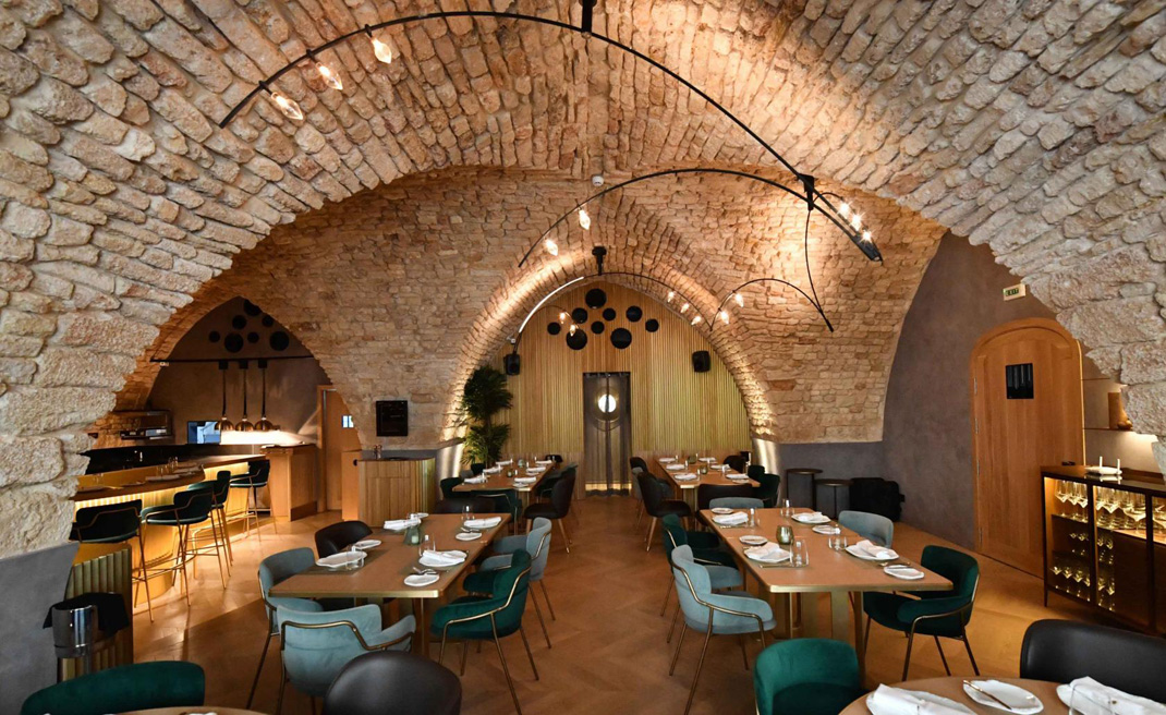 旧房改造餐厅空间 旧房改造 历史 复古 极简主义 logo设计 vi设计 空间设计 视觉餐饮