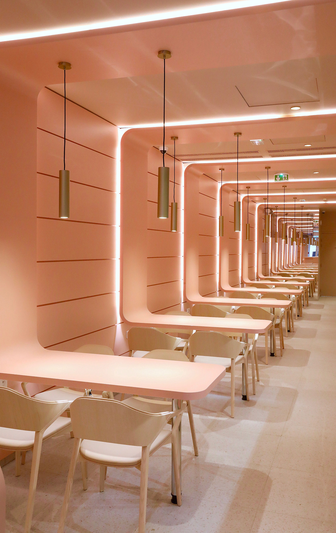 街头美食餐厅巴黎法国 巴黎 粉色 阵列空间 logo设计 vi设计 空间设计 视觉餐饮