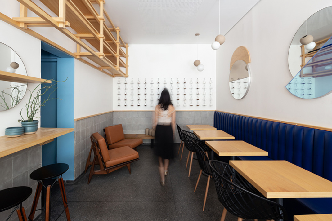 咖啡店tost cafe 巴西 咖啡店 木制结构 logo设计 vi设计 空间设计