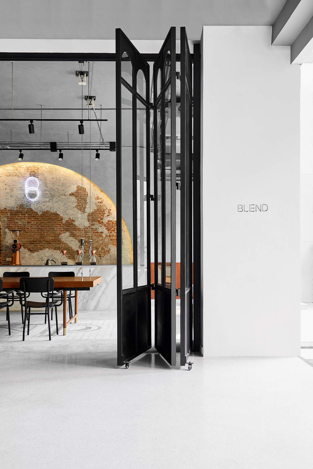 艺术展&画廊空间咖啡馆 泰国 咖啡馆 艺术 画廊 复古 简洁 logo设计 vi设计 空间设计
