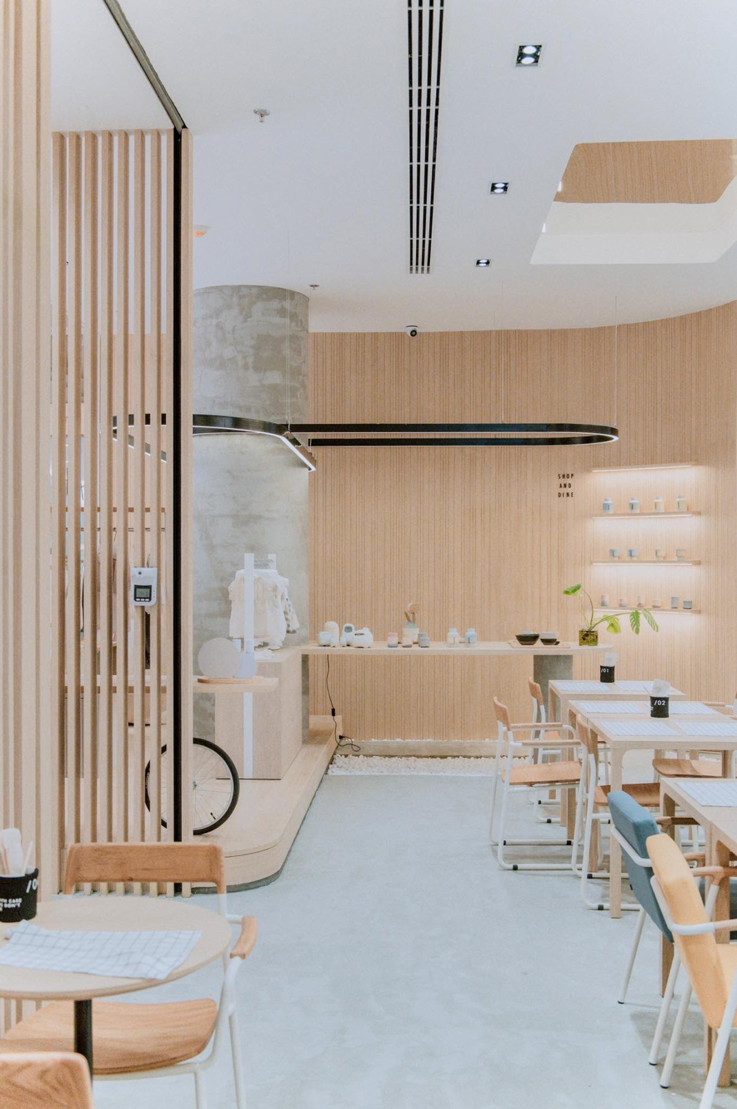 创意融合菜餐厅 泰国 曼谷 融合菜 字母设计 木材 logo设计 vi设计 空间设计