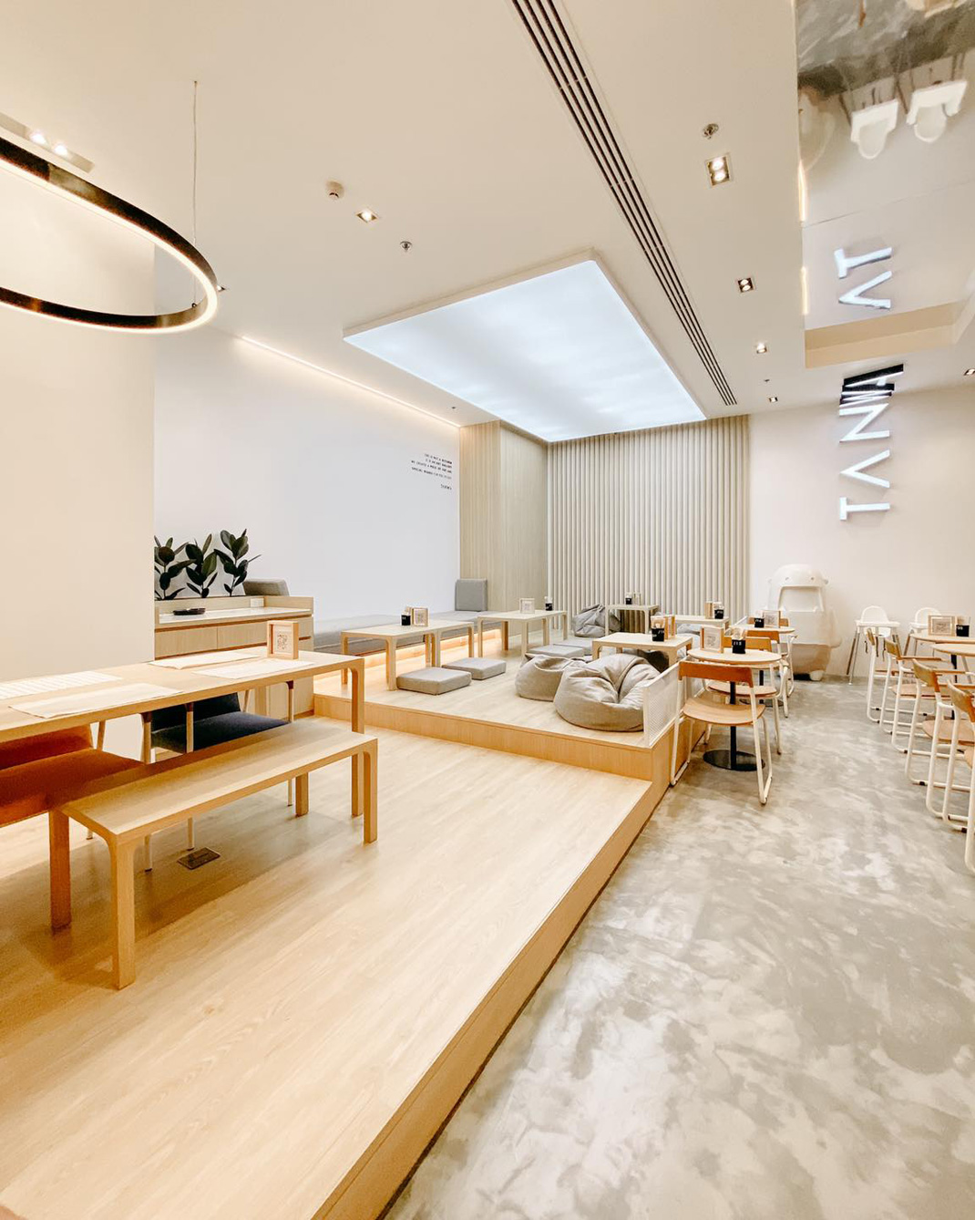 创意融合菜餐厅 泰国 曼谷 融合菜 字母设计 木材 logo设计 vi设计 空间设计