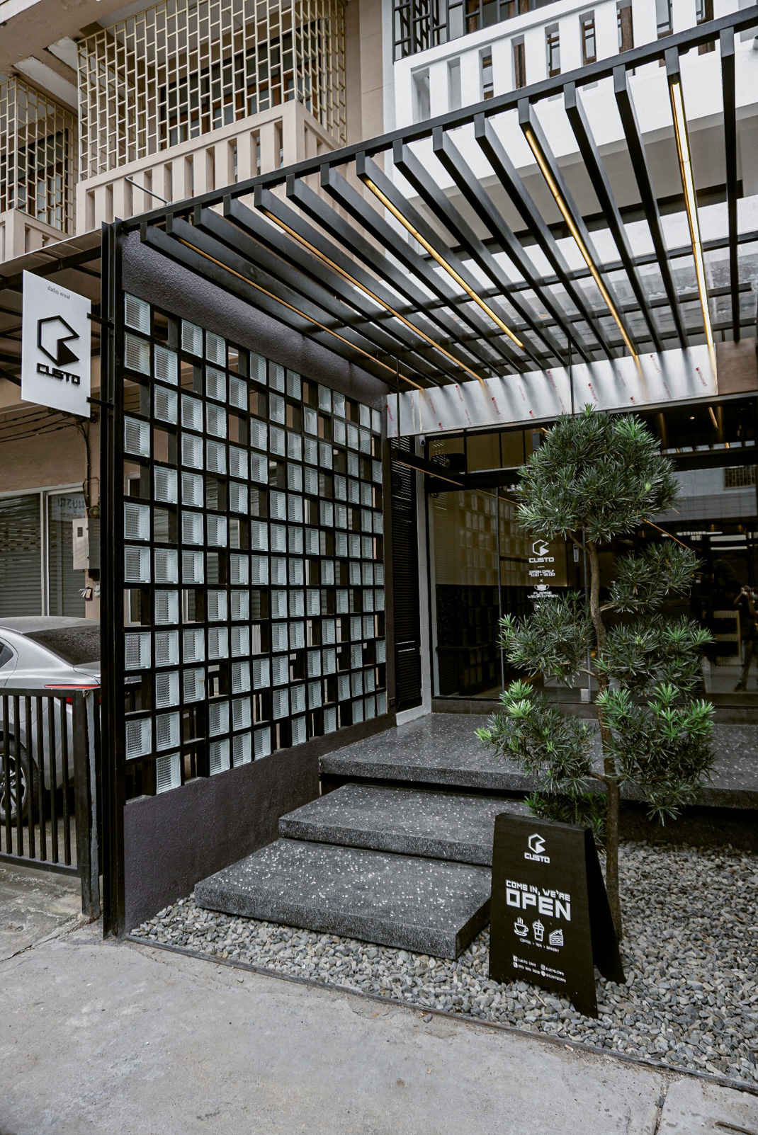 咖啡馆Custo Cafe 泰国 清迈 咖啡馆 cafe 玻璃砖 logo设计 vi设计 空间设计