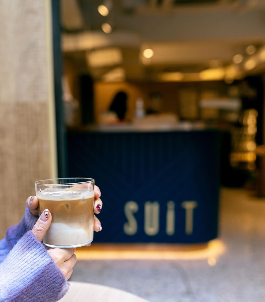 咖啡馆Suit coffee sake 香港 咖啡店 字母设计 logo设计 vi设计 空间设计