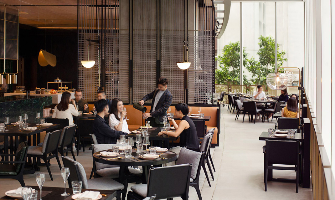 酒店餐厅EAST Hong Kong 香港 主题餐厅 酒店 轻奢 不锈钢 logo设计 vi设计 空间设计