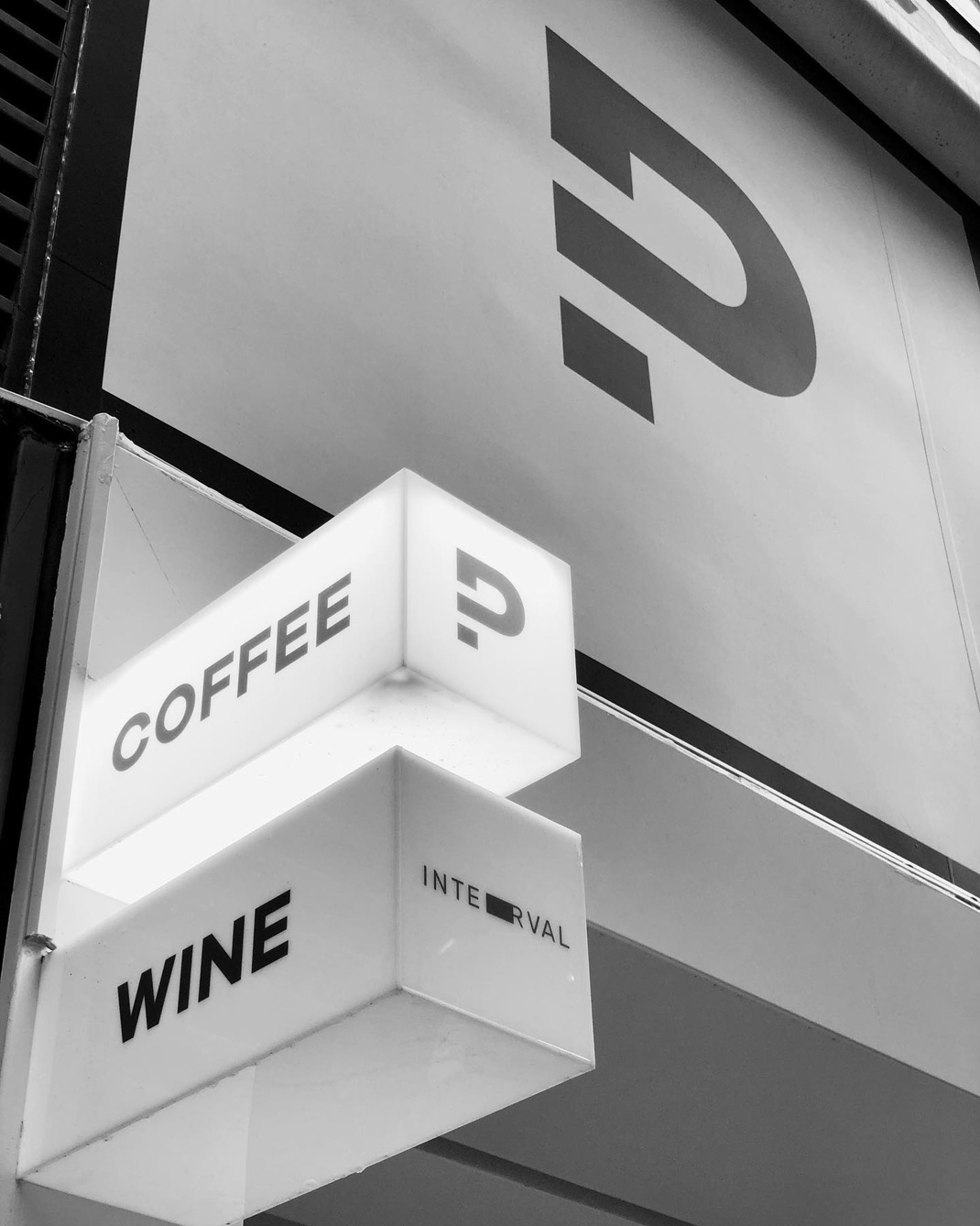 咖啡店Preface coffee 香港 HK 咖啡馆 街铺 白色 logo设计 vi设计 空间设计