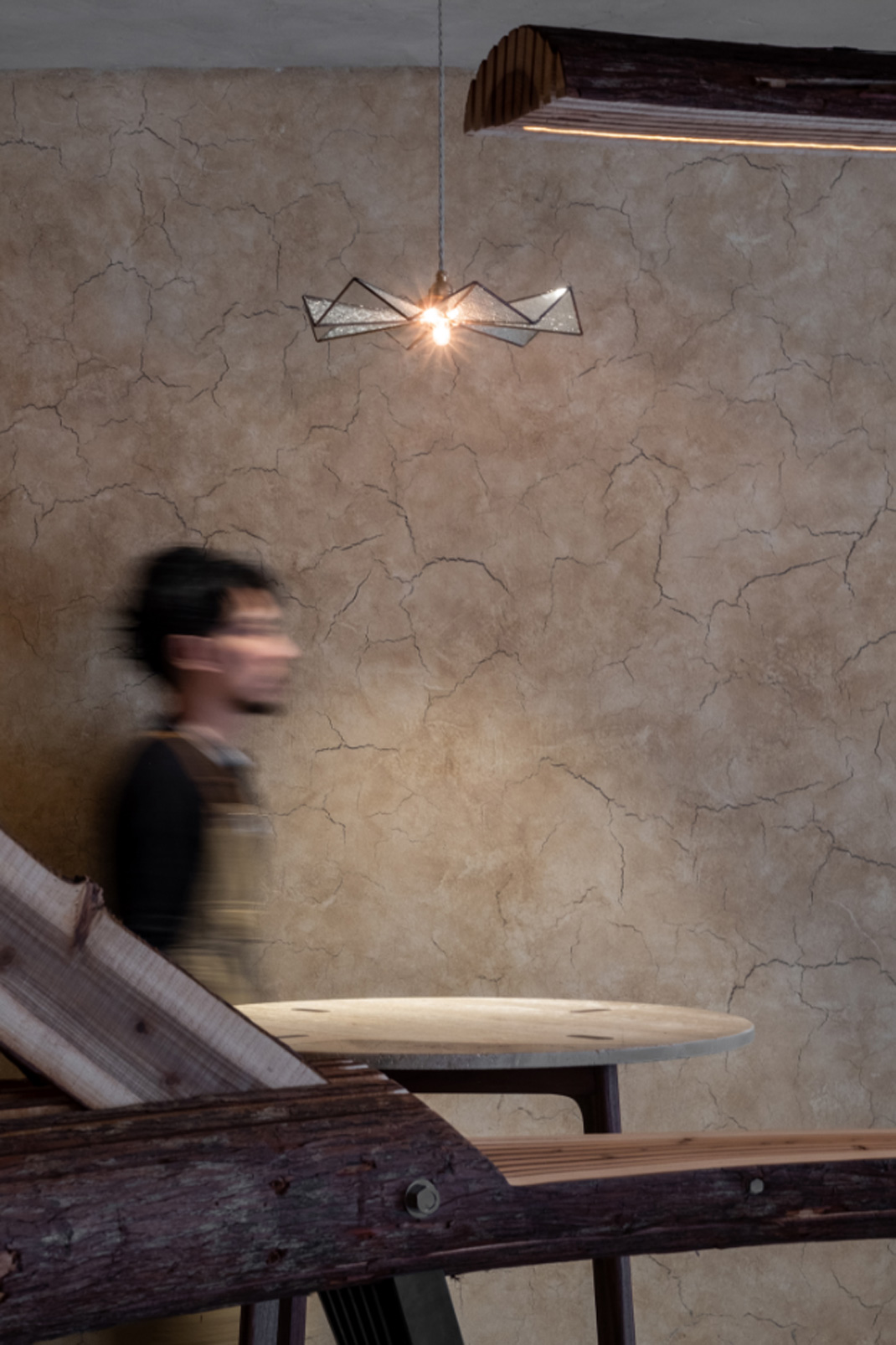 餐厅EMBERS 台湾 木材 弧形 曲线 玻璃砖 logo设计 vi设计 空间设计