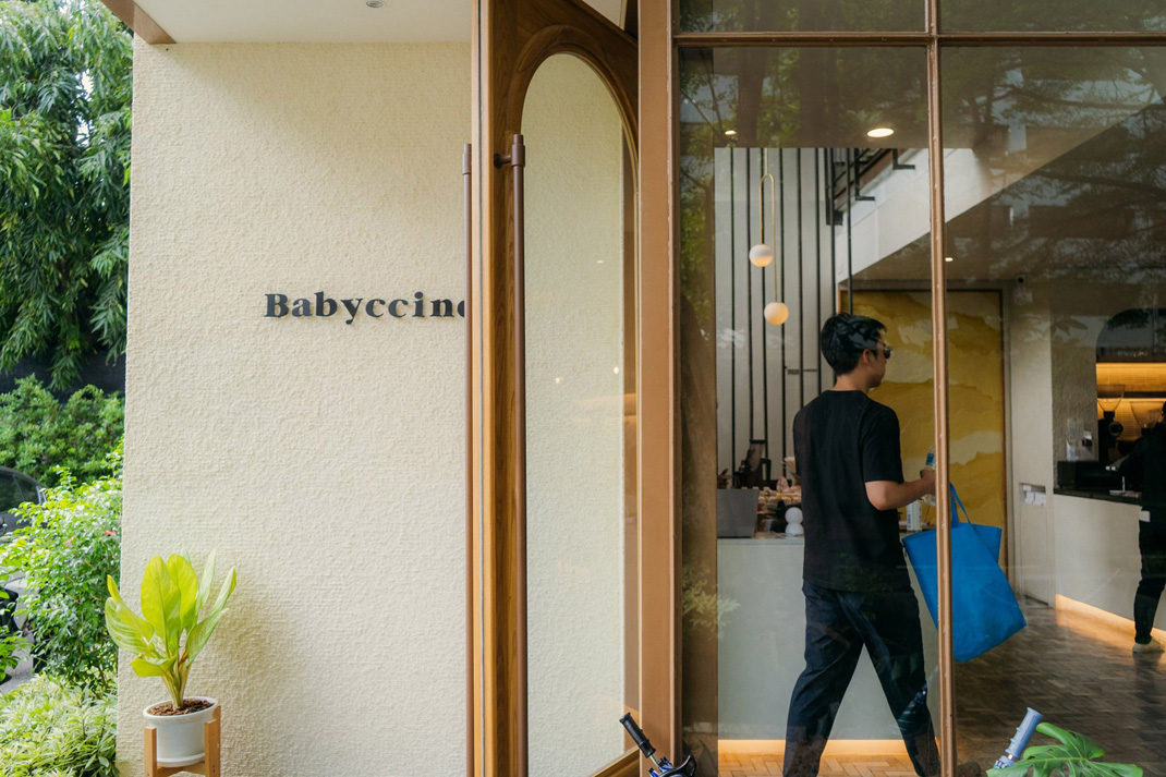 早午餐餐馆Babyccino 泰国 曼谷 轻食餐厅 庭院 logo设计 vi设计 空间设计