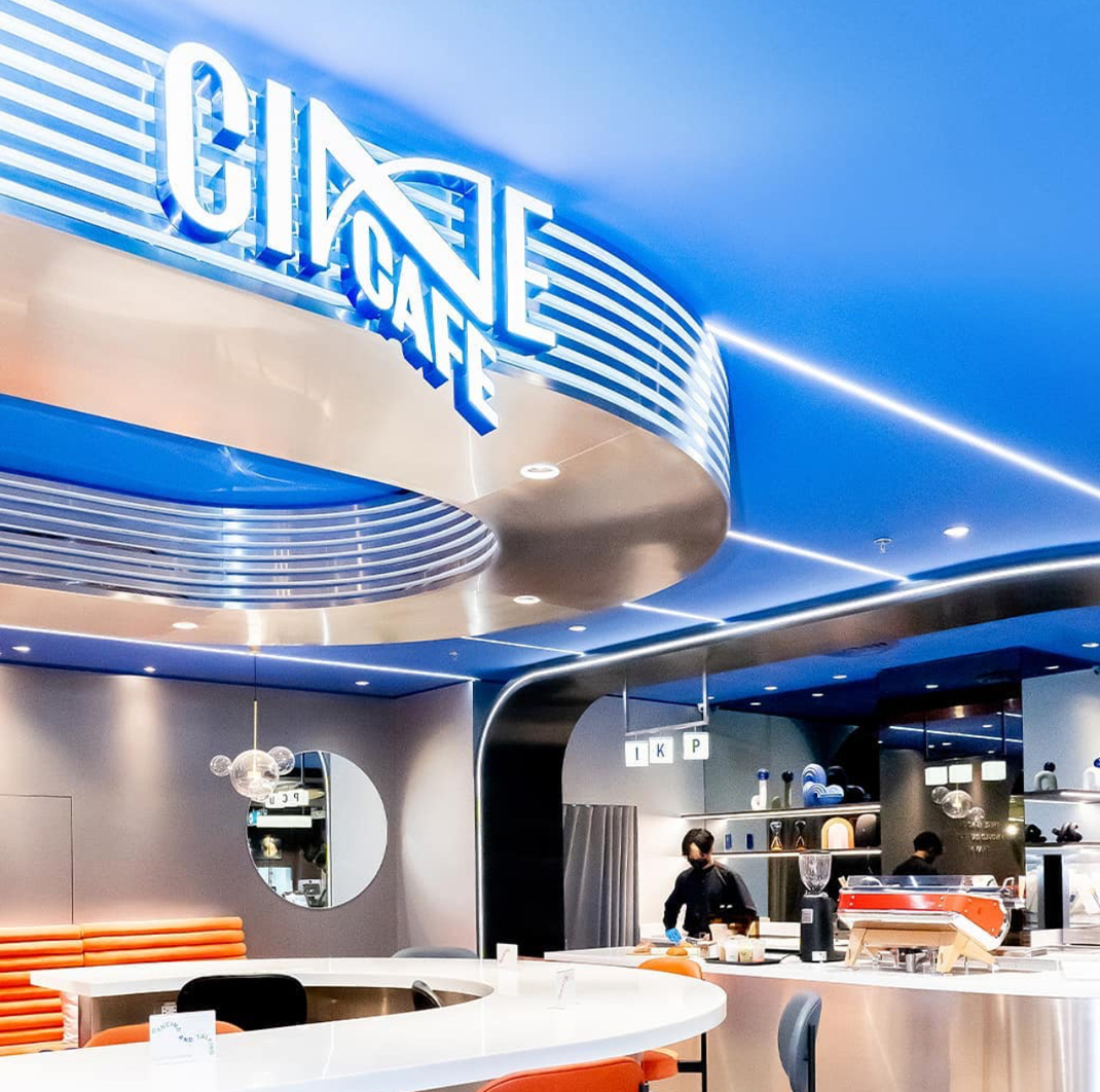 咖啡店Cinecafe.th 泰国 曼谷 咖啡店 不锈钢 霓虹灯 logo设计 vi设计 空间设计