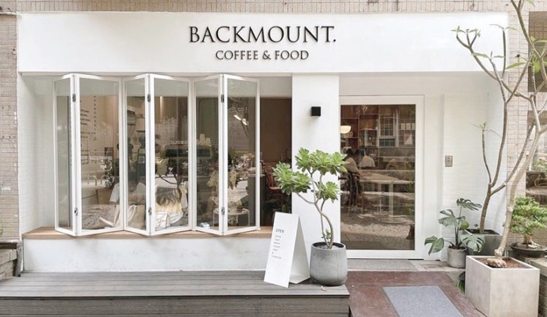 BACKMOUNT 后山咖啡 台湾 咖啡店 旋转楼梯 logo设计 vi设计 空间设计